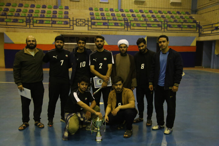 مدرسه علمیه آیت الله قاضی(ره) دزفول قهرمان مسابقات والیبال جشنواره فرهنگی ورزشی مدارس علمیه استان خوزستان شد.