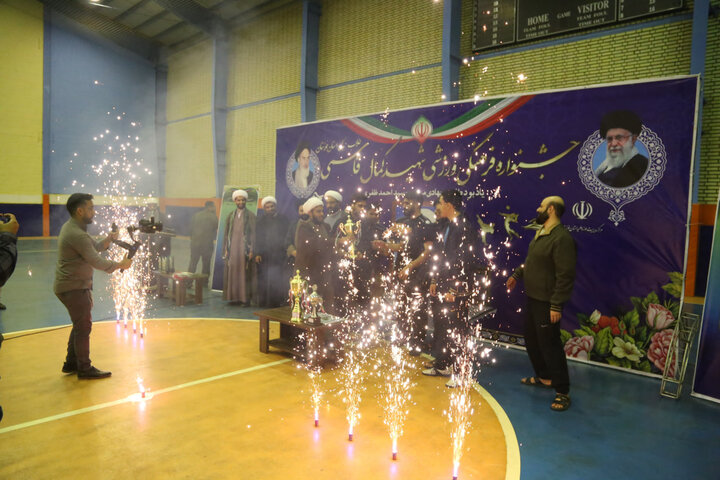 مدرسه علمیه آیت الله قاضی(ره) دزفول قهرمان مسابقات والیبال جشنواره فرهنگی ورزشی مدارس علمیه استان خوزستان شد.