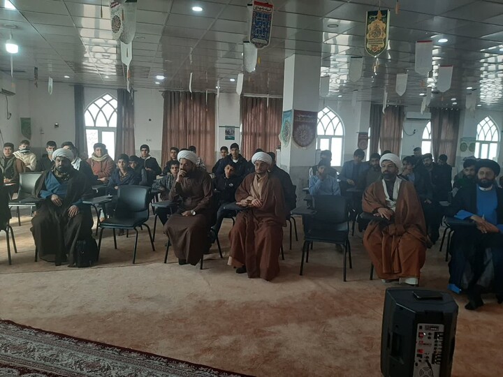 تصاویر/درس اخلاق طلاب در مدرسه علمیه امام موسی کاظم(ع) شادگان