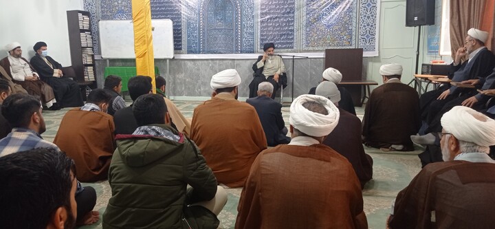 تصاویر/درس اخلاق طلاب در مدرسه علمیه دزفول