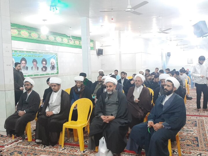 تصاویر/درس اخلاق طلاب در مدرسه علمیه شوشتر