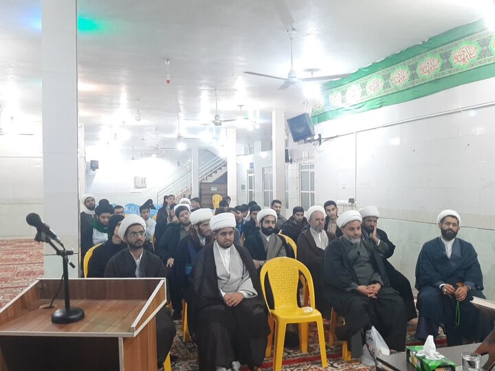 تصاویر/درس اخلاق طلاب در مدرسه علمیه شوشتر