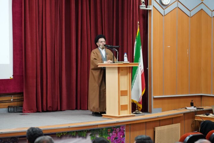 تصاویر/همایش وحدت حوزه و دانشگاه در لرستان
