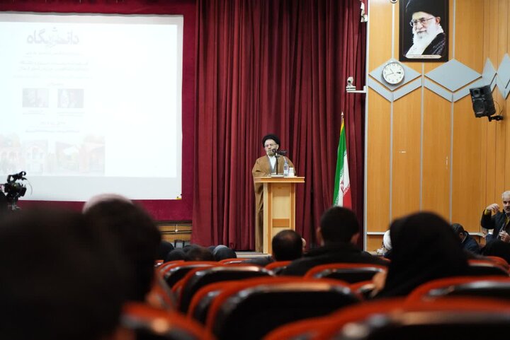 تصاویر/همایش وحدت حوزه و دانشگاه در لرستان