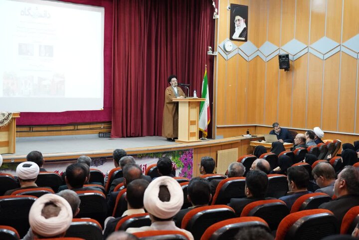 تصاویر/همایش وحدت حوزه و دانشگاه در لرستان