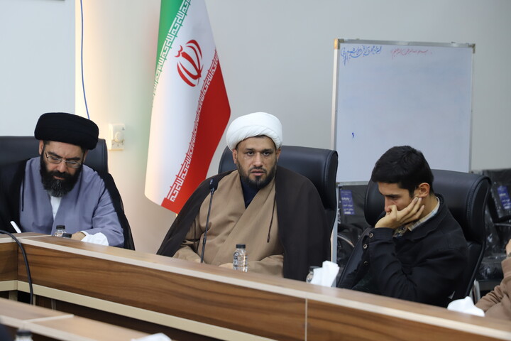 تصاویر/نشست هم‌اندیشی برگزاری برنامه های اعتکاف در سنندج