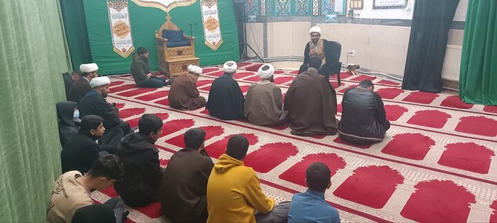 تصاویر/برگزاری شنبه های قرآنی در مدرسه علمیه نورآباد