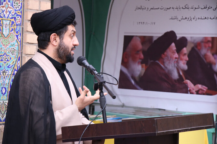 تصاویر/آیین افتتاحیه نمایشگاه آثار علمی طلاب مدرسه علمیه امام خمینی(ره) اهواز