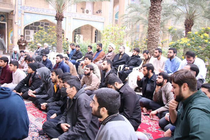 تصاویر/آیین افتتاحیه نمایشگاه آثار علمی طلاب مدرسه علمیه امام خمینی(ره) اهواز