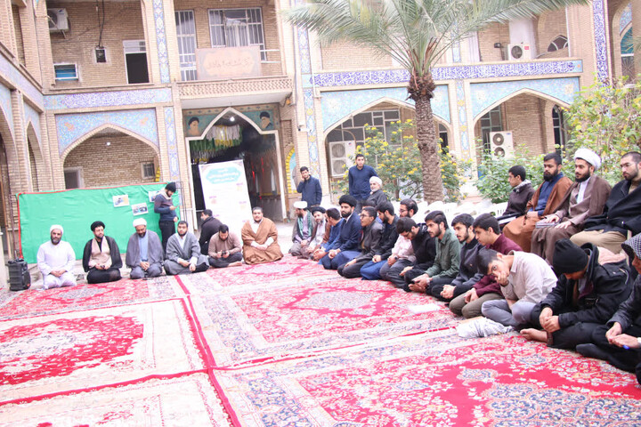 تصاویر/آیین افتتاحیه نمایشگاه آثار علمی طلاب مدرسه علمیه امام خمینی(ره) اهواز