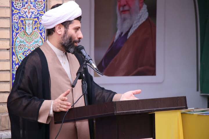 تصاویر/آیین افتتاحیه نمایشگاه آثار علمی طلاب مدرسه علمیه امام خمینی(ره) اهواز