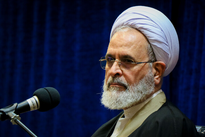 تصاویر/ دیدار استاندار همراه با معاونان و فرمانداران استان قم با آیت الله اعرافی