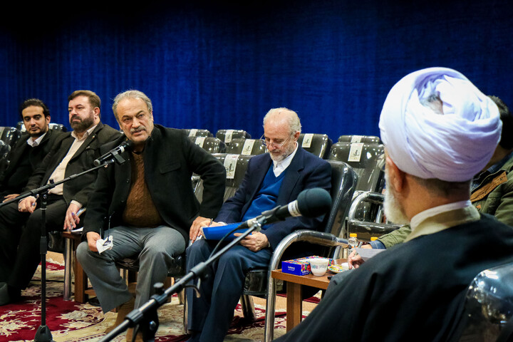 تصاویر/ دیدار استاندار همراه با معاونان و فرمانداران استان قم با آیت الله اعرافی