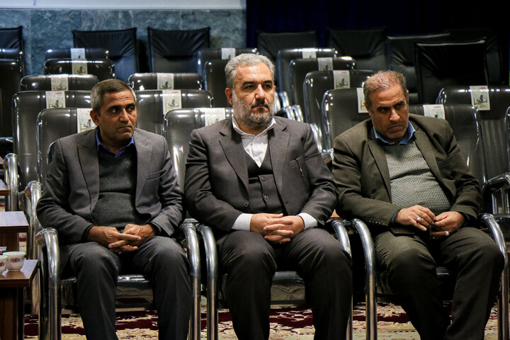 تصاویر/ دیدار استاندار همراه با معاونان و فرمانداران استان قم با آیت الله اعرافی