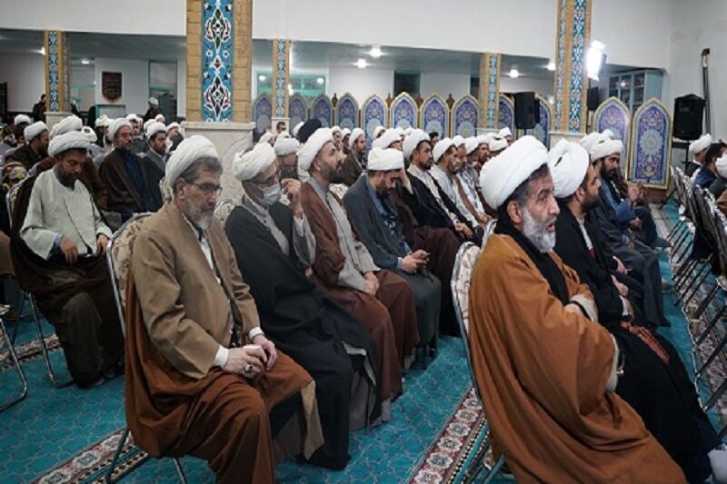 مساجد کانون نور و تحول در محلات خواهند شد