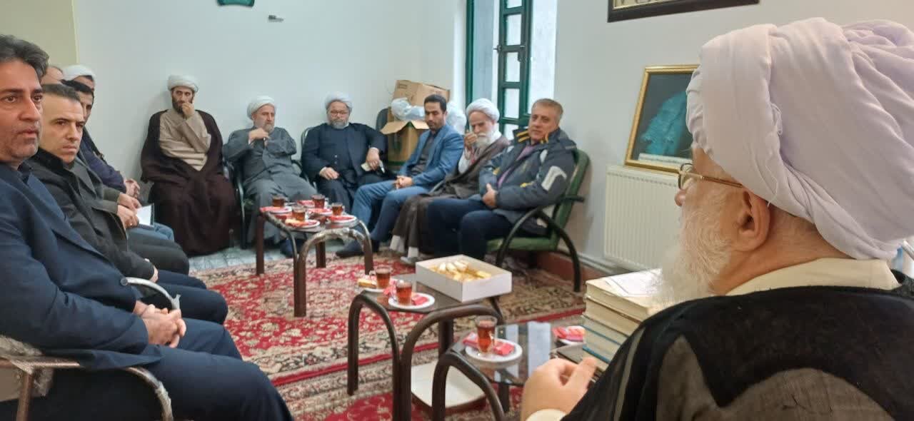 نشست مشترک مدرسه علمیه آیتالله بهجت فومن با دانشگاه آزاد فومن برگزار شد+ عکس