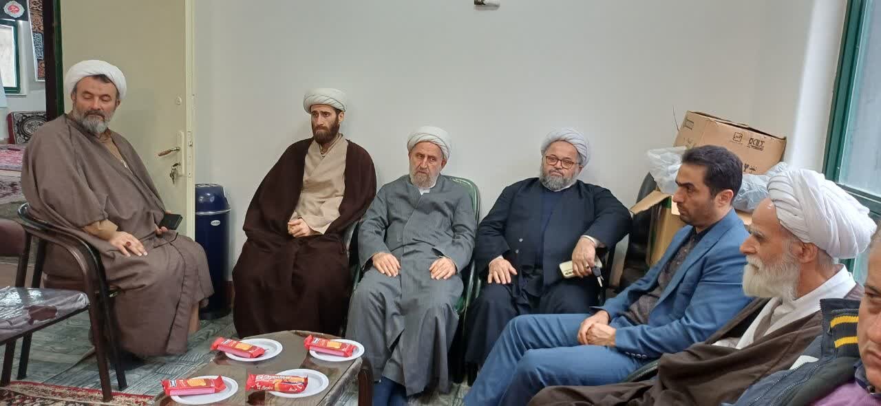 نشست مشترک مدرسه علمیه آیت‌الله بهجت فومن با دانشگاه آزاد فومن برگزار شد+ عکس