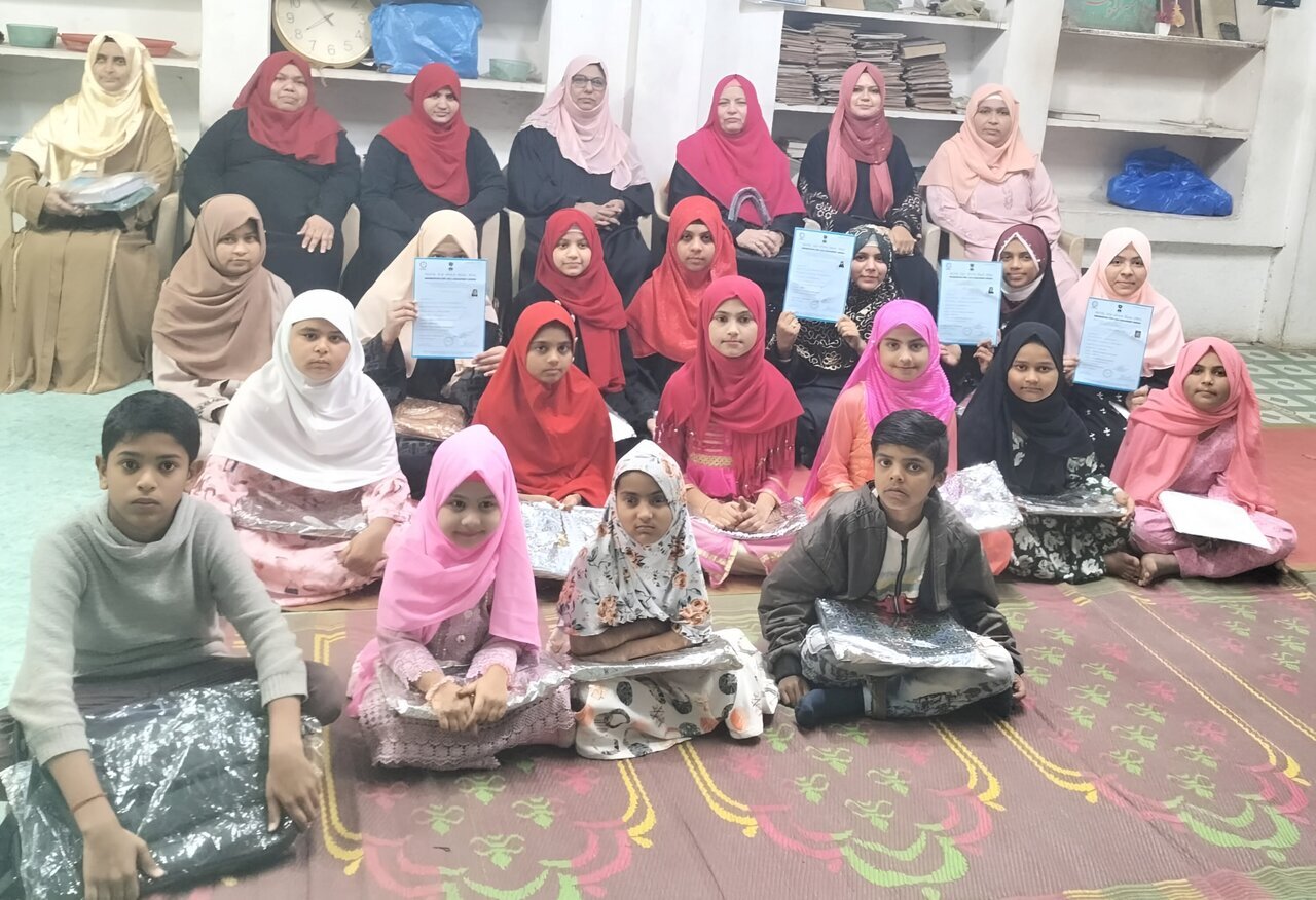 मदरसा मोहम्मदिया में हज़रत फ़ातेमा ज़हेरा (स.ल.) की विलादत के अवसर पर मदर्स डे का रूहानी कार्यक्रम