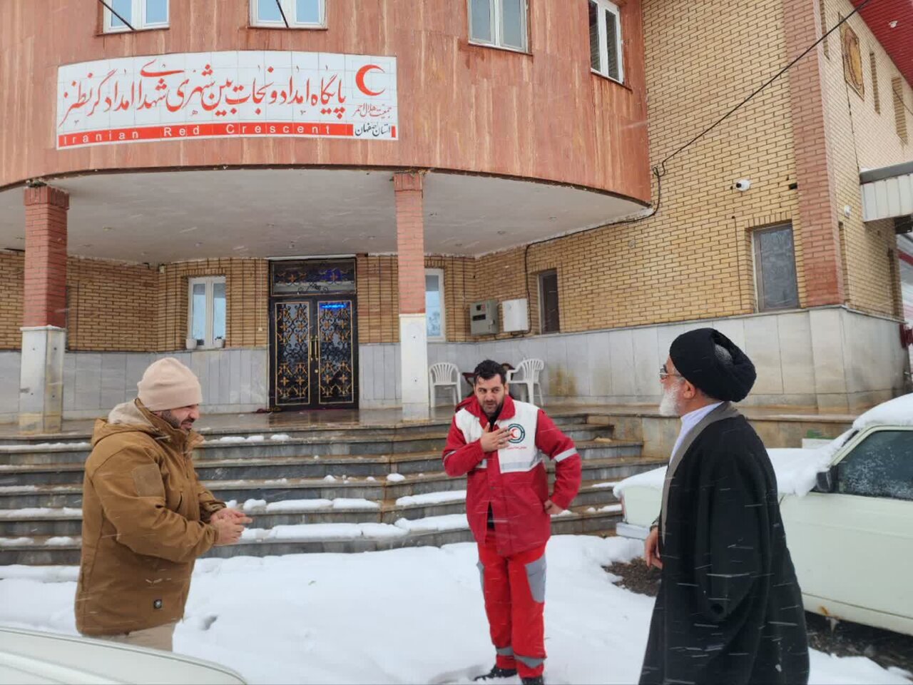 امام جمعه نطنز وضعیت راه‌های مواصلاتی در روزهای سرد و برفی منطقه را بررسی کرد+تصاویر