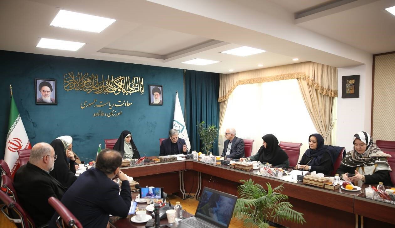 ادبیات دینی با قالبهای نوین رسانهای بازتولید شود+تصاویر