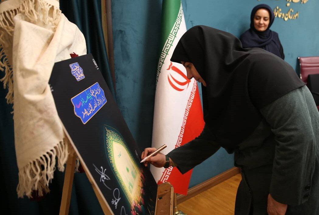 ادبیات دینی با قالبهای نوین رسانهای بازتولید شود+تصاویر