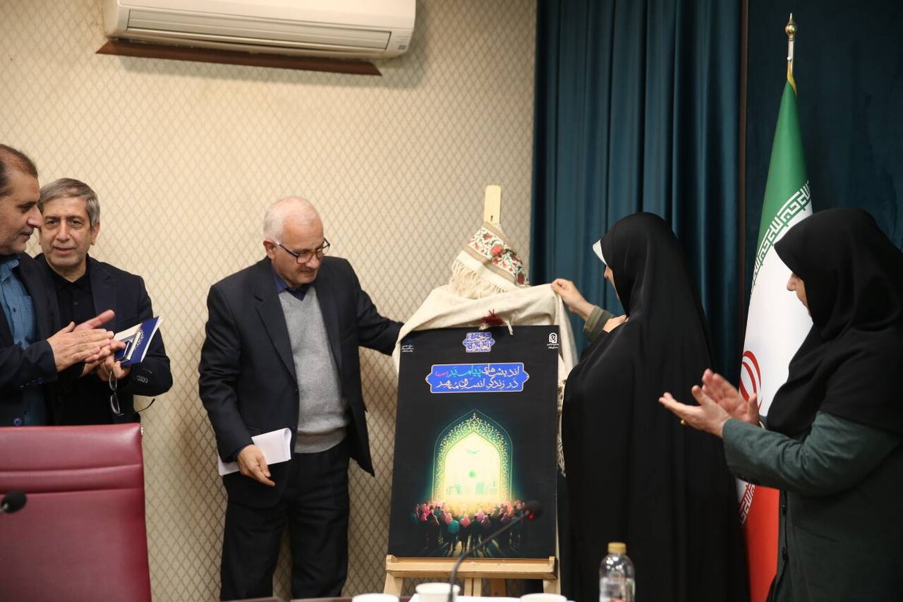 ادبیات دینی با قالبهای نوین رسانهای بازتولید شود+تصاویر