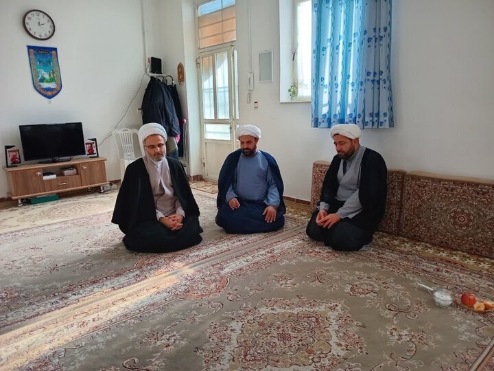 حضور مبلغین و روحانیون در روستاها پررنگ‌تر شود