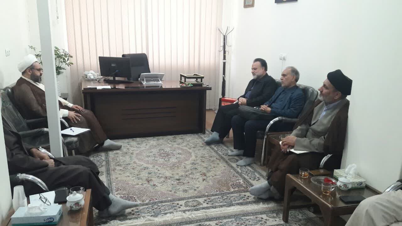 برگزاری جلسه کمیته وقوفات و منابع پایدار حوزه علمیه استان کرمان با حضور حجت‌الاسلام والمسلمین افضلی مدیر حوزه علمیه استان و اعضای حقیقی و حقوقی کمیته.