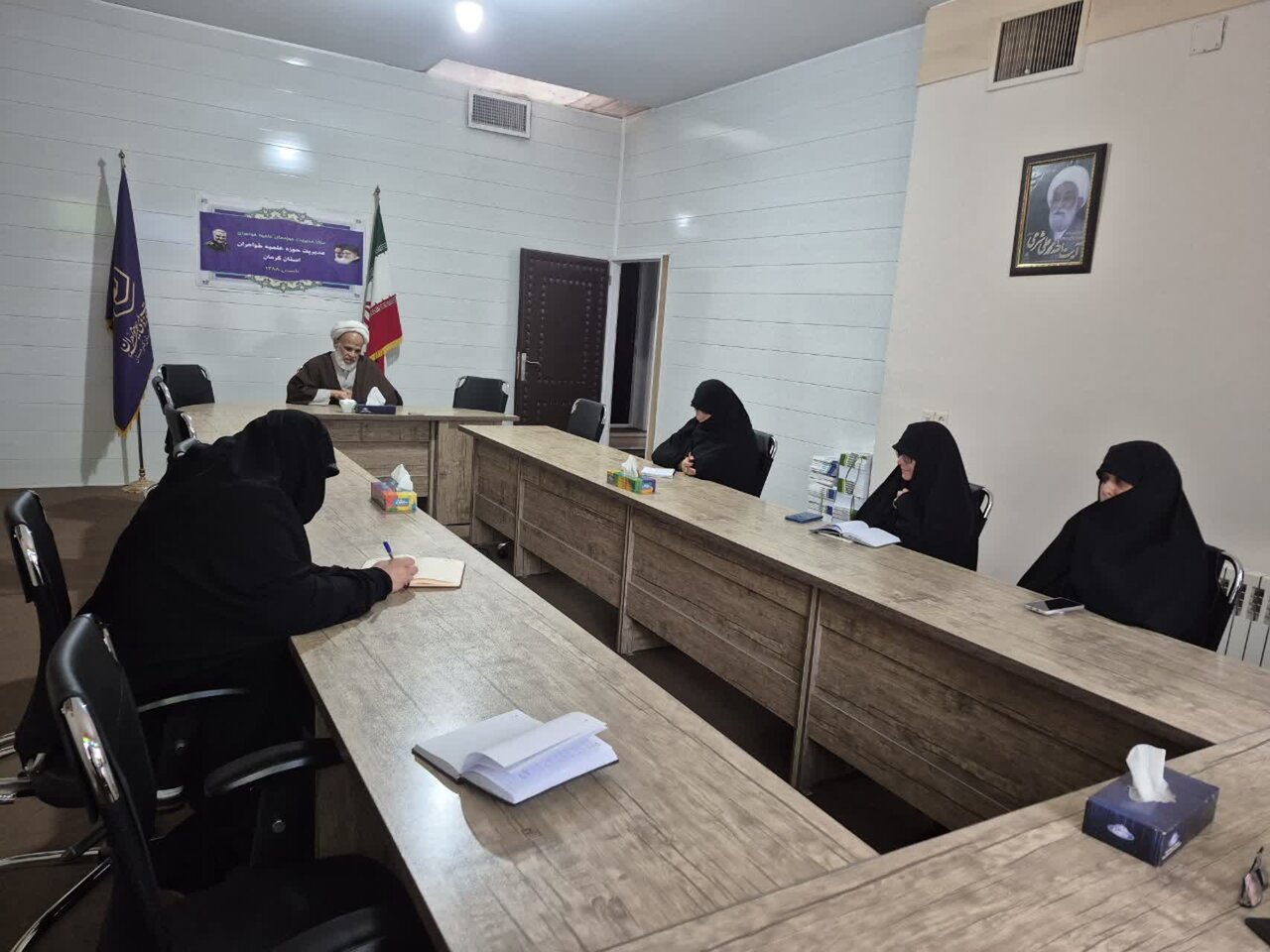 تصاویر/ جلسه اخلاق در مرکز مدیریت حوزه علمیه خواهران‌ استان‌ کرمان