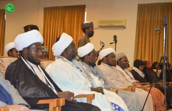 Sheikh Zakzaky meets with Nigerian students, studying in Iran