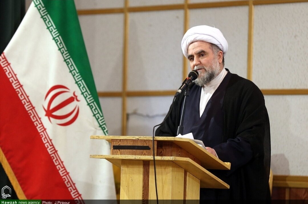 مسجد قلب تپنده دین و فرهنگ است / امام جماعت محور حل مسائل محله