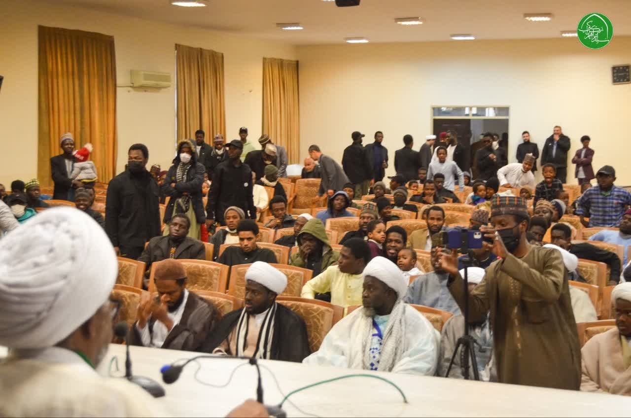 Jagora Imam Zakzaky (H) Ya Gana da Dalibai a Qum