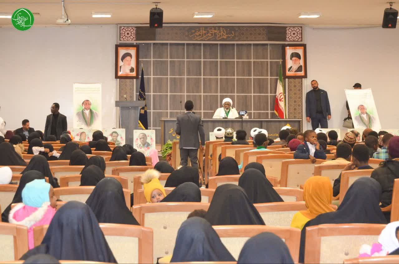 Jagora Imam Zakzaky (H) Ya Gana da Dalibai a Qum