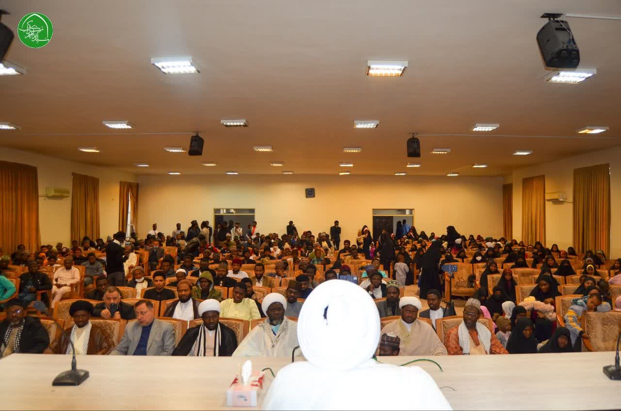 Jagora Imam Zakzaky (H) Ya Gana da Dalibai a Qum