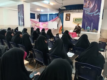 بازگشت به سبک زندگی فاطمی؛ راه نجات جامعه اسلامی