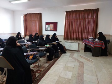 بازدید مدیر مدرسه علمیه تخصصی امام حسین(ع) یزد از کلاس تخصصی کلام و تفسیر