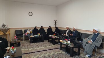 نشست اساتید سطح ۳ مدرسه علمیه تخصصی امام حسین(ع) یزد برگزار شد