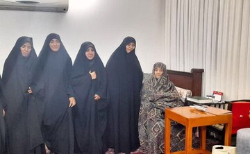 دیدار با مادر شهید طلبه محمدمهدی یعقوب‌زاده در آستانه شب یلدا