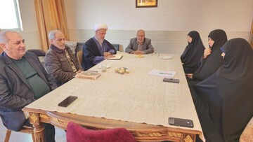 بررسی برنامه‌های مدرسه علمیه فاطمه‌الزهرا(س)ساوه در جلسه هیئت امنا