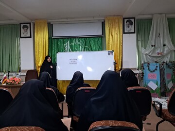 نقش مادران در تربیت دختران نسل جدید بررسی شد