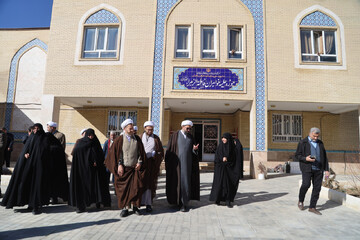 بازدید نماینده ولی‌فقیه در استان همدان از مدرسه علمیه خواهران کبودراهنگ+تصاویر