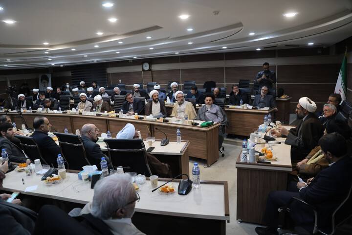 تصاویر / برگزاری نشست وحدت حوزه و دانشگاه در دانشگاه بوعلی