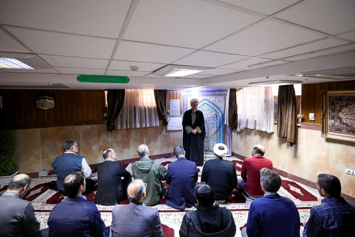 تصاویر / تجلیل از رانندگان توسط امام جمعه قزوین