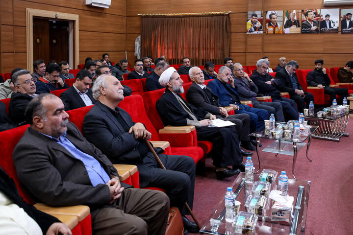 تصاویر / تجلیل از رانندگان توسط امام جمعه قزوین