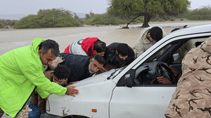تصاویر/ سیل و امدادرسانی در جاسک