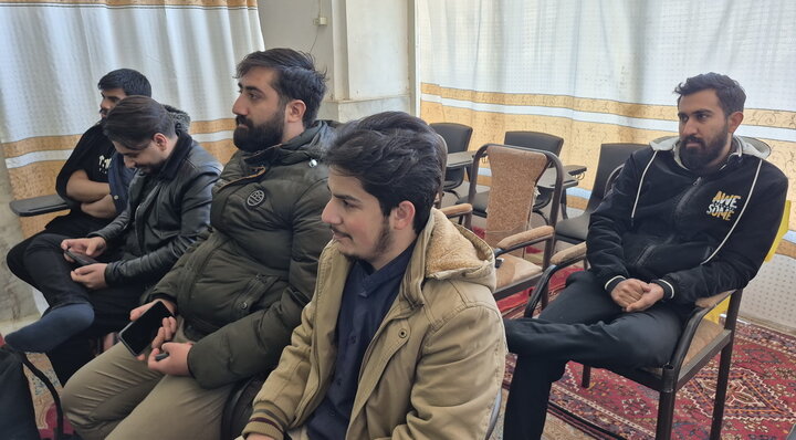 تصاویر/ جلسه دفاعیه تحقیق پایانی طلبه مدرسه علمیه آیت‌الله مدنی کاشانی(ره)