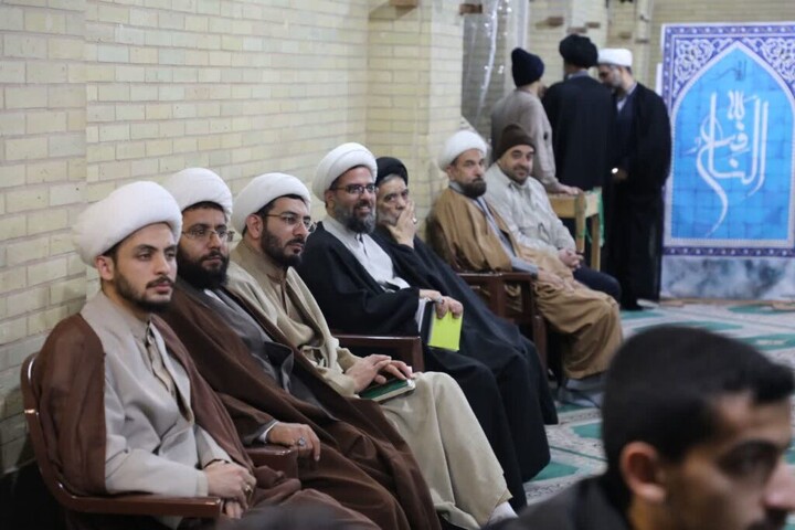 تصاویر|کرسی آزاد اندیشی با موضوع «آینده شغلی طلبه» در مدرسه امام صادق(ع)