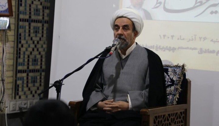 تصاویر|کرسی آزاد اندیشی با موضوع «آینده شغلی طلبه» در مدرسه امام صادق(ع)