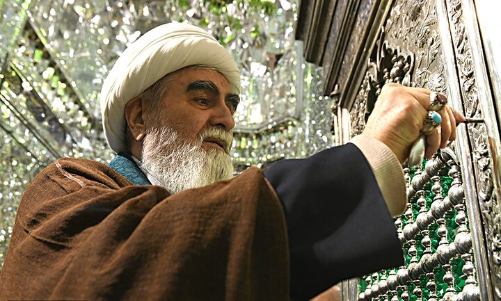 تصاویر/ مراسم غبارروبی مضجع منور حضرت عبدالعظیم حسنی(ع)