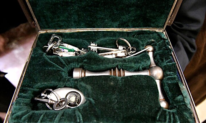 تصاویر/ مراسم غبارروبی مضجع منور حضرت عبدالعظیم حسنی(ع)